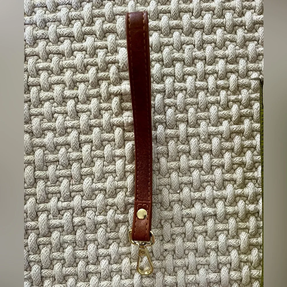 NWOT Brown Leather Wristlet & Bag Straps with Gold Hardware - Picture 4 of 10
